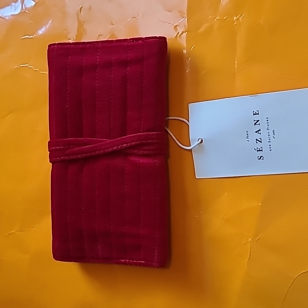 Nwt! Sezane velvet jewelry wrap red - Picture 6 of 10